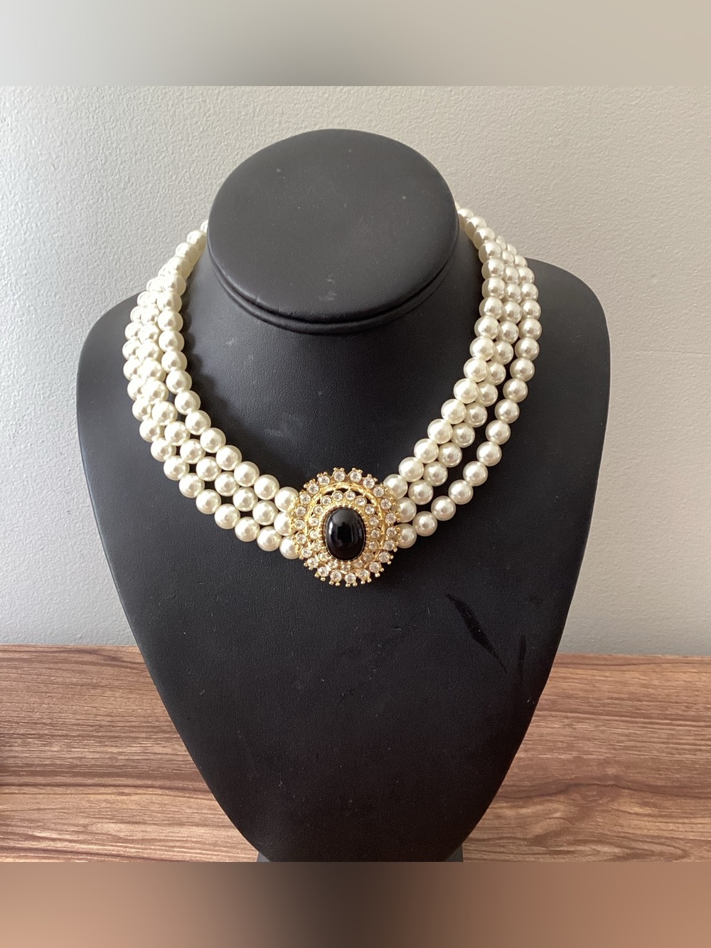 VTG Tripe Strand Faux Pearl Rhinestone Pendant Gold Plated Choker Necklace